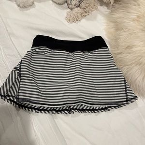 striped lululemon tennis skirt! size 2
